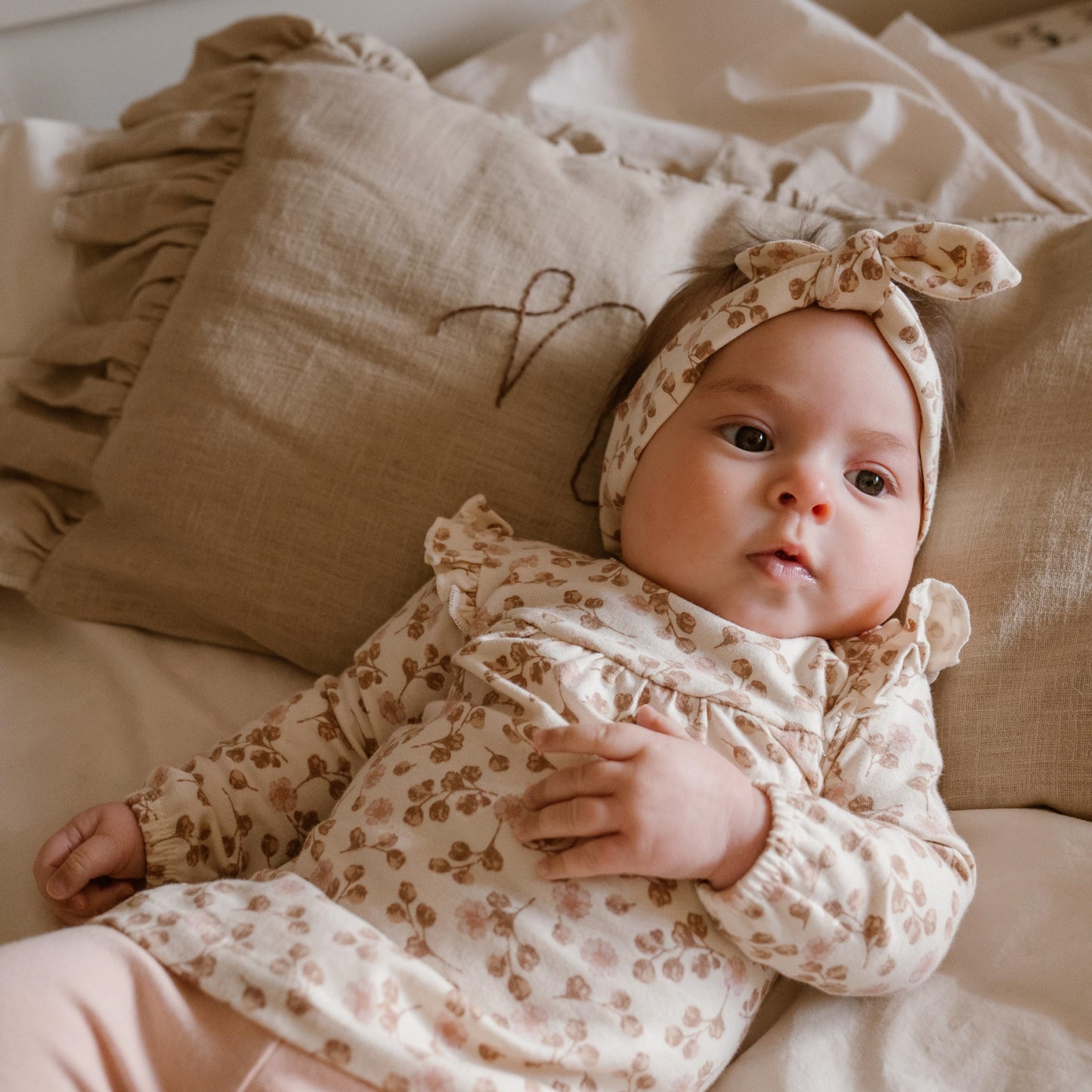 Dirkje Bio-Set für Mädchen – Kleid, Leggings & Haarband – Off-White "Love"