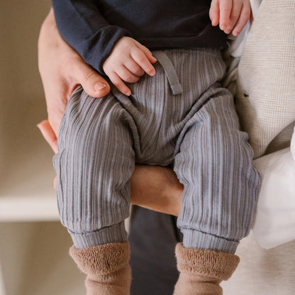 Dirkje Baby Jungen Bio-Hose – 2er-Set – Blau & Braun – Weiche Baumwolle