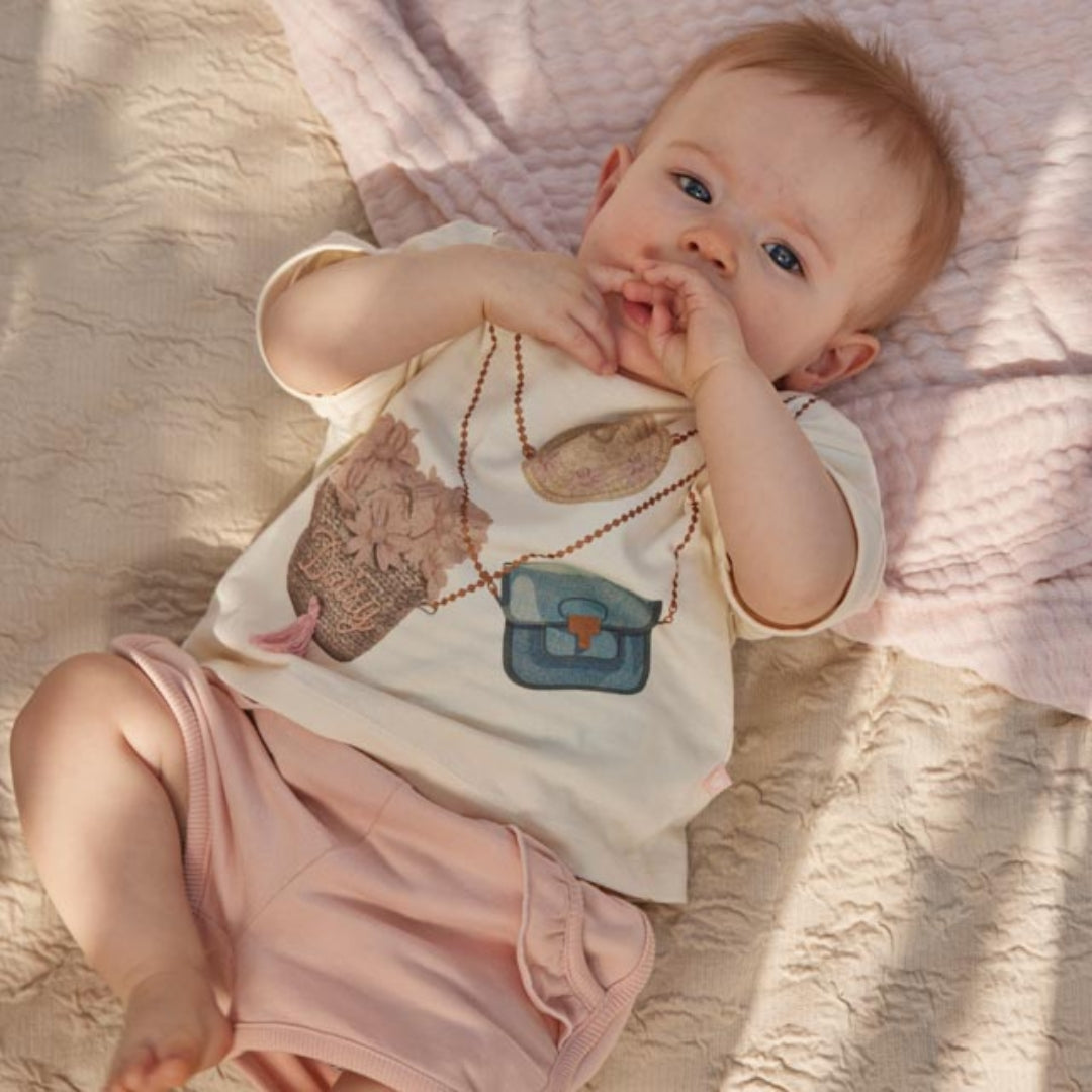 Dirkje T-Shirt für Mädchen – Lockerer Sitz & verspielte Taschen (Off-White)